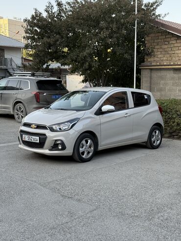 свежепригнанный: Chevrolet Spark: 2016 г., 1 л, Вариатор, Бензин, Хэтчбэк