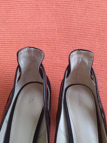 Salonke: Salonke, Zara, 39 — 13
