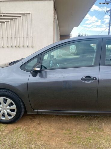 Toyota: Toyota Auris: 1.3 l. | 2010 έ. Χάτσμπακ — 14