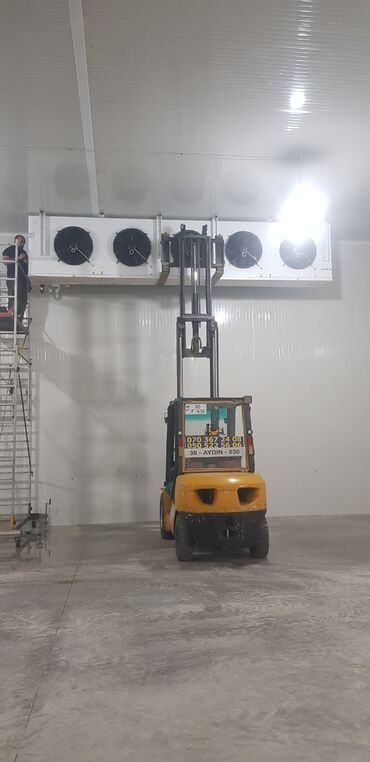 Paltar tikişi: Xidmət: Forkliftlə yükləmə-boşaltma və ağır avadanlıqların daşınması