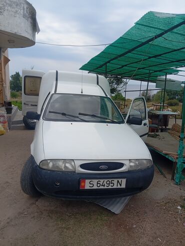 срочно продаю в связи с переездом: Ford Courier: 1.8 л, Механика, Бензин