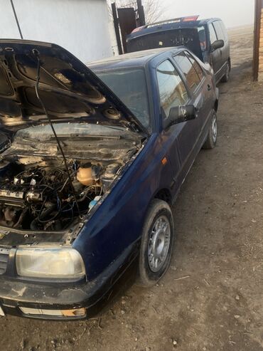 Volkswagen: Volkswagen Vento: 1992 г., 1.6 л, Механика, Бензин, Седан at lalafo.kg — 8 Volkswagen: Volkswagen Vento: 1992 г., 1.6 л, Механика, Бензин, Седан — 8