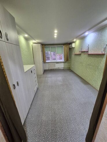 стол для растяжки спины: 2 бөлмө, 40 кв. м, Жеке план, 3 кабат, Косметикалык ремонт