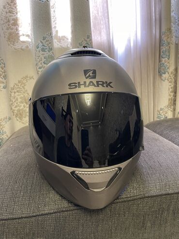 детские шлемы: Продаю шлем фирма SHARK оригинал размер L Два визора