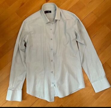 Koftalar, sviterlər: Kofta satılır.Səliqəlidir.Narıncı rəngdir.Çeşidlər var.Real alıcılar — 4