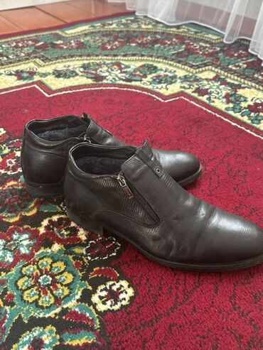 купить зимнюю мужскую обувь в бишкеке: Мужские кожаные полуботинки/ботинки. - Материал верха: натуральная