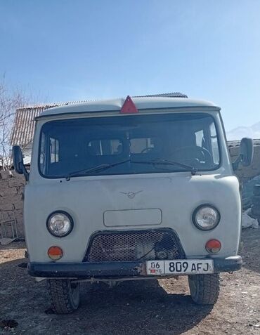 продажа авто в бишкеке и по всему кыргызстану: УАЗ : 2004 г., 2.7 л, Механика, Бензин, Пикап