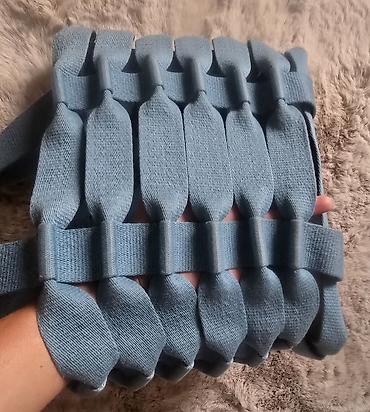 Torbe: BALLY prelepa torba sa prorezima. Dno je od kože kao i ručke, a torba — 1