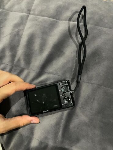 zaryadka aparatı: Sony cybershot w380. Yaddaş kartı, zaryatka aparatı, ötürücü cihazı