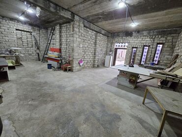 Sex, zavod və fabriklər: Mebel Sexi ( Taxta Sexi ) Arendaya (İcarəyə) Verilir. 110kv. Hündürlük — 1