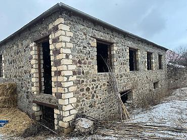sumqayitda satilan obyektler: Yeni Qizilca abidenin yani 3 cy kyce 4 sot seneti arxif arayiw — 1