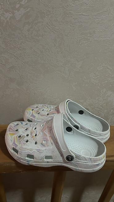 terlik: İKİNCİ ƏL CROCS. ÖLÇÜ- 37 — 3