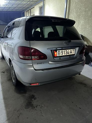 Toyota: Toyota Ipsum: 2003 г., 2.4 л, Автомат, Бензин, Минивэн — 10