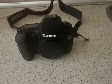 чехол на фотоаппарат canon: Salam.Satılır Canon 60 DÜzərində 1.8 50mm lens və çantası verilir