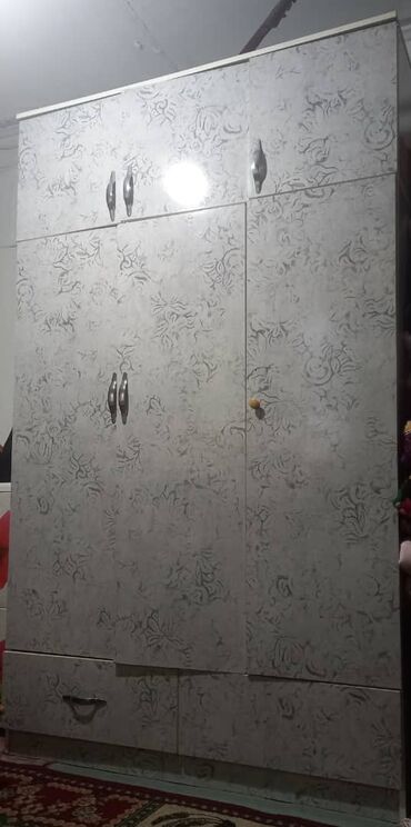 Шифоньеры: Продаю шифонер за 8 000 сомов.
Самовывоз at lalafo.kg Шифоньеры: Продаю шифонер за 8 000 сомов.
Самовывоз