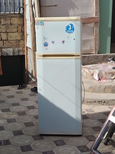 Dərin dondurucular: Qapalı dondurucu, Indesit, Türkiyə