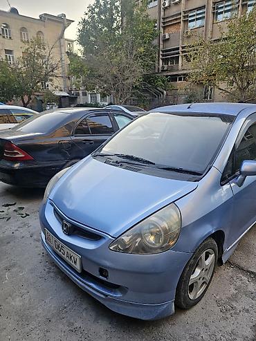Продажа авто: Honda Fit: 2002 г., 1.3 л, Вариатор, Бензин, Хэтчбэк — 2