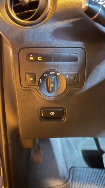 Yük maşınları: Ağ rəngli yük/furqon tipli mikroavtovan Xüsusiyyətlər: - Geniş yan — 8