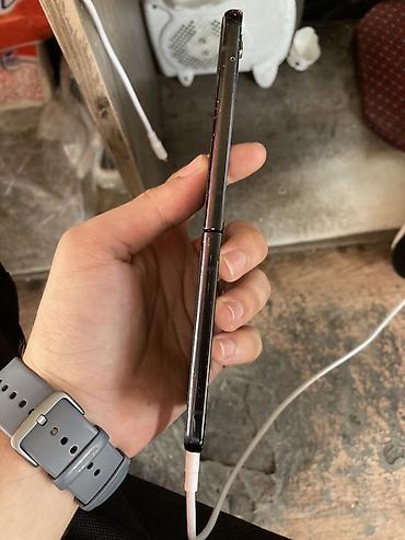 iphonr 8: Samsung Z Flip, 256 GB, rəng - Qara, Qırıq — 3