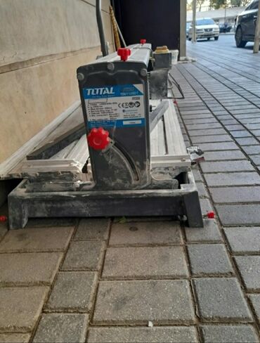 kafel metlax: Salam. Kafel kesen Mermer kesen satilir. Komursuz matordur. Su ile