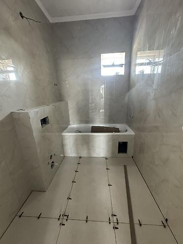 Продажа коттеджей и домов: 6 комнат и более, 280 м², 4 соток, Бишкек, Собственник — 12