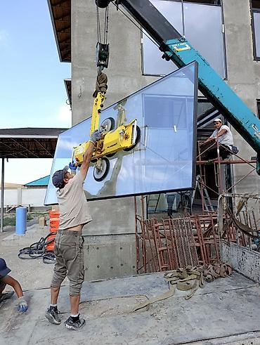 Алюминиевые окна на заказ: Алюминиевое окно на заказ, Тип окна: Витражные, Панорамные, Стандартные, Декоративные особенности: Другие особенности, Бесплатная установка, Без рассрочки — 3