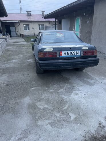 mazda familiya: Mazda 929: 1985 г., 2 л, Механика, Бензин, Купе