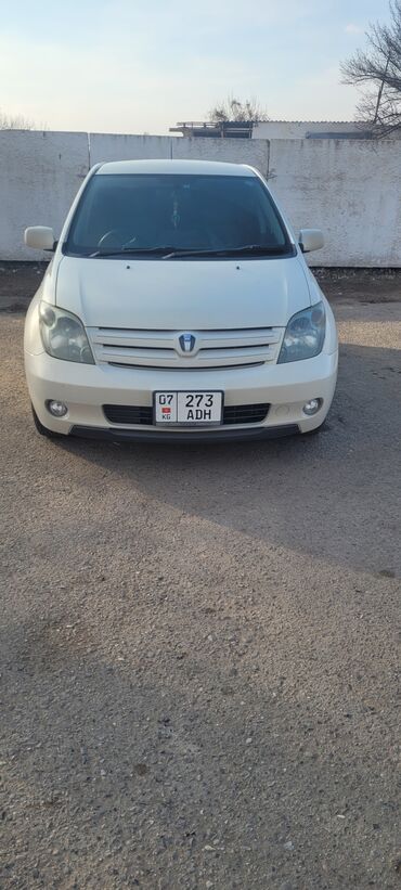 машины таёта: Toyota ist: 2004 г., 1.5 л, Автомат, Бензин, Хэтчбэк