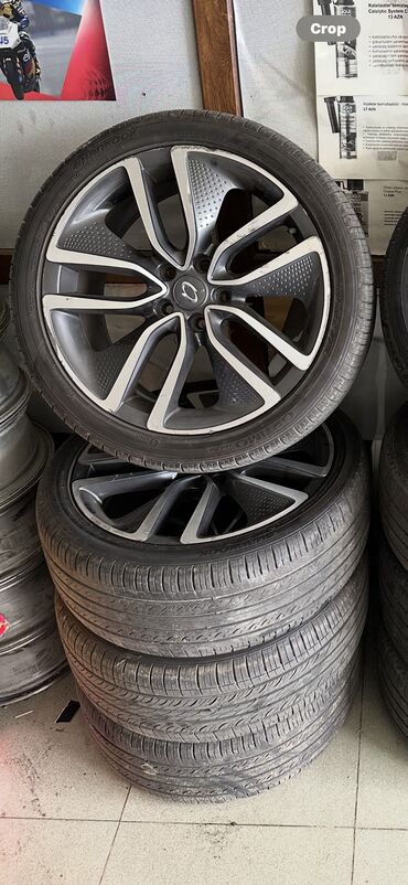 jeep az: İşlənmiş Şin Hankook 245 / 40 / R 19