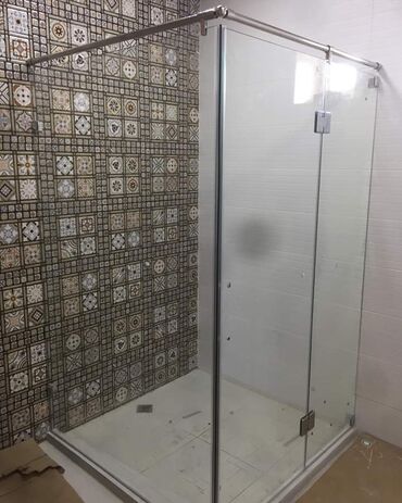 Duş kabinaları, arakəsmələr: Yeni Üstü açıq kabina, Künc üçün, Ödənişli çatdırılma — 30