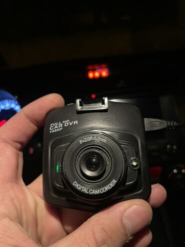 автомобильное зарядное устройство: FULL HD Car DVR 1080P videoregistrator Xüsusiyyətlər: - 1080P FULL HD