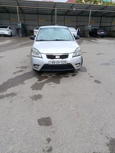 мерседес гигант 711: Kia Pride: 1.5 l | 2010 il Hetçbek