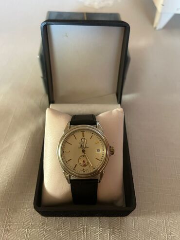 хочу купить часы: Kişi qol saatları satılır.Tissot,Omega,Apple,VMF.Çeşidlər var.Real