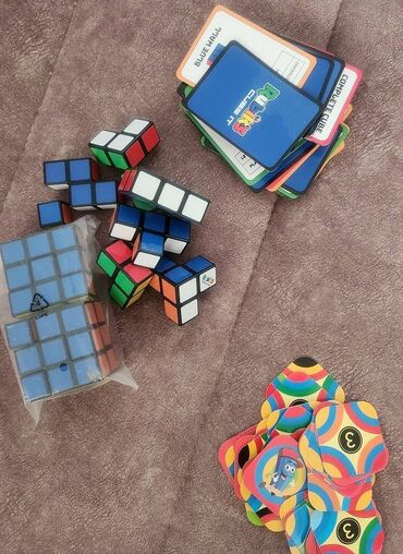 praslin igracka: Rubiks Cube it i logička slagalica cvetić- NOVO-Rubiks CUBE IT je