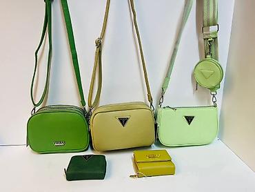 Torbe: GUESS torbe – kolekcija u smaragdno zelenoj boji
3600 din — 9