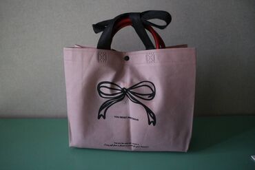 Классические сумки: Новая красная сумочка Размеры: ширина 27 см, высота 24см (с ручками — 24