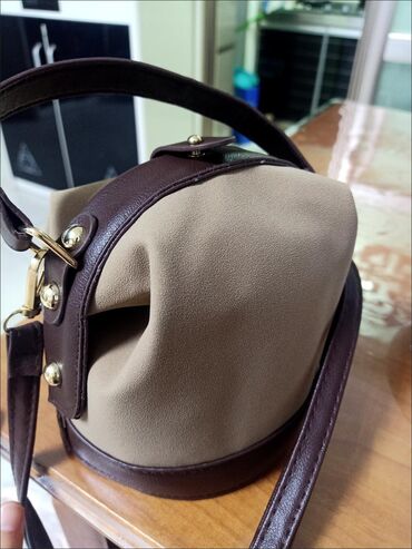 Классические сумки: Классическая сумка, Корея, Материал: Бархат, Застежка на молнии, Моющийся материал, Оригинал, Женские, Новый at lalafo.kg — 18 Классические сумки: Классическая сумка, Корея, Материал: Бархат, Застежка на молнии, Моющийся материал, Оригинал, Женские, Новый — 18