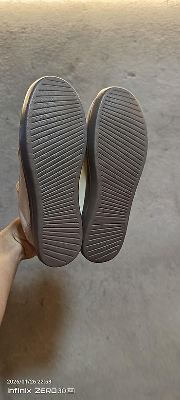 Women's Sneakers and athletic shoes: Ölçü: 38, Yeni — 9