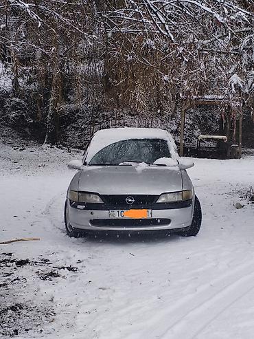 Opel: Opel Vectra sedan - Kuzov: 4 qapılı sedan, gümüşü rəng - Mühərrik — 9