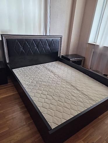 bedroom: İkinəfərlik çarpayı, 2 tumba, İşlənmiş — 1