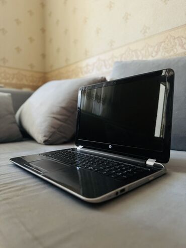 Masaüstü kompüterlər və iş stansiyaları: HP Pavilion, 15.6 ", Intel Core i5, < 128 GB