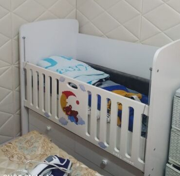 Uşaq və gənc otağı üçün dəstlər: Oğlan və qız üçün, Yeni, Dördbucaq, Beşik, Dəst ilə, Matras ilə, Yellənmə mexanizmsiz