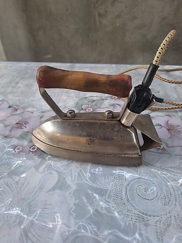 haeger: Retro elektrik ütüsü 1954 – “РЭМ” markalı, model ЕС-2 - Güc: 400 W - — 2