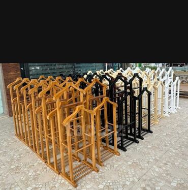 Asılqanlar: Bu, paltarların səliqəli saxlanması üçün nəzərdə tutulmuş taxta -da lalafo.az — 1 Asılqanlar: Bu, paltarların səliqəli saxlanması üçün nəzərdə tutulmuş taxta — 1