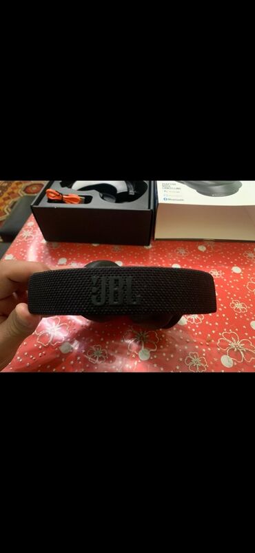 джойстики аксессуары: Продаю наушники JBL оригинал год назад покупал за 12тыс не копия носил