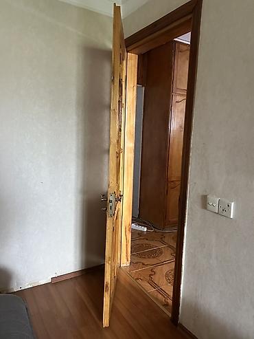 qapi taxta: Taxta otaq qapısı - 3 ədəd 3-ü birlikdə 100 azn. Qapılar — 1