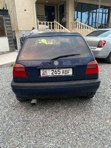 машина прирора: Volkswagen Golf: 1993 г., 1.6 л, Механика, Бензин