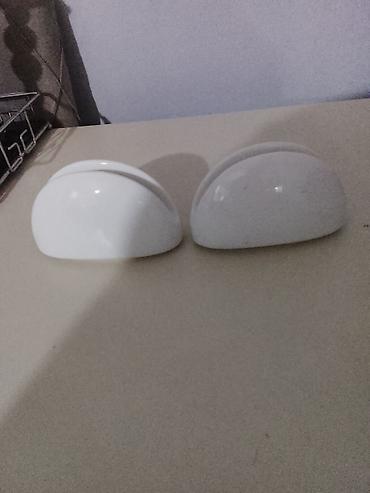 diski mala: Salfetka qabı biri 2 manat Təsvir: - Rəng: ağ - Material: möhkəm — 1