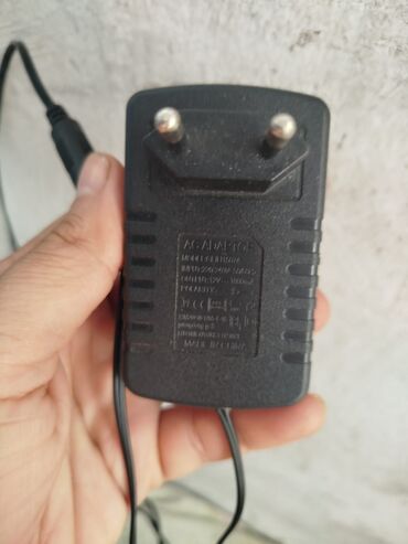 Generatorlar: Zaryadka üçün adaptor 12 volt akkumulyator ucun
