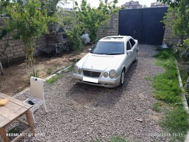 kiya masinlar: Mercedes-Benz E 220: 2.2 l | 1999 il Sedan